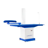 高級アイロン台の脚の柔軟性はどの程度ですか?